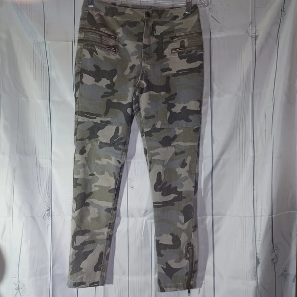 Umgee camo ankle skinny pants - Picture 1 of 12